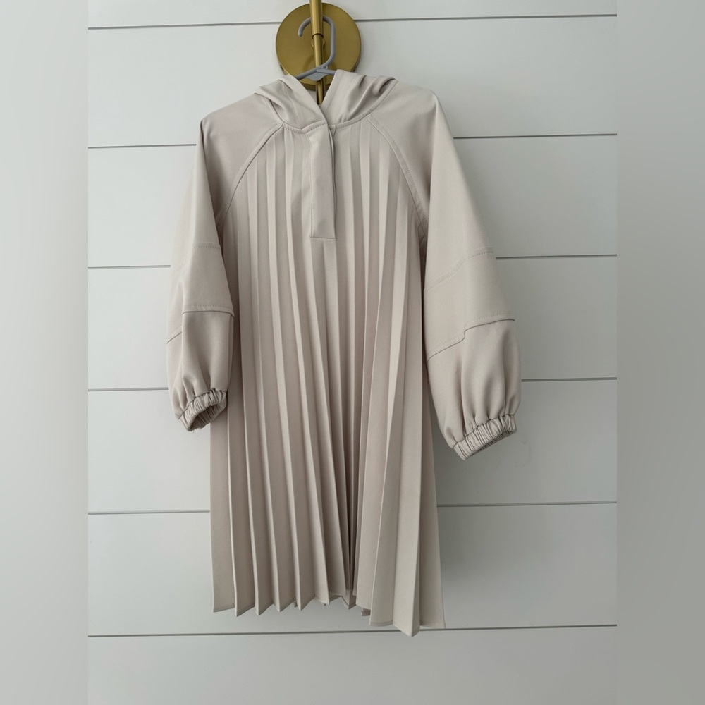 Pleated long sleeve Zara dress in a gray
